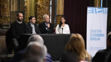 El intendente de La Plata puso en marcha un programa de capacitaciones para cooperativas locales