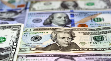 El dólar blue subió 40 pesos y rompió la barrera de los 1400