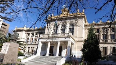 Trabajadores de la Dirección General de Escuelas bonaerense reclaman por el cierre de la colonia de vacaciones