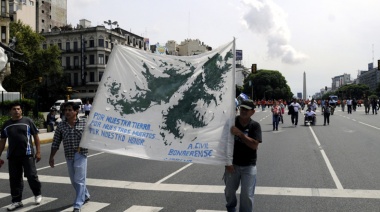 Un ex combatiente de Malvinas de La Plata dio su opinión sobre el desfile militar del 9 de Julio:  "Las invitaciones son personales y no me llegó ninguna"