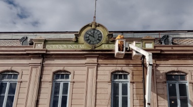 Trabajan en la puesta en valor de la ex estación del ferrocarril Meridiano V de La Plata