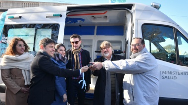 Kicillof junto a Ferraris inauguró una planta potabilizadora y una usina láctea en Leandro N. Alem