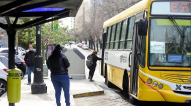 Crespo pidió que el Municipio refuerce el servicio de transporte público durante el receso de invierno