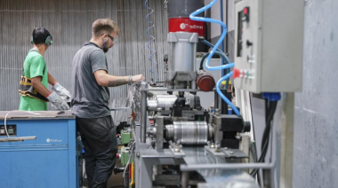Los números de la actividad industrial bonaerense muestran una fuerte caída en la primera parte del año