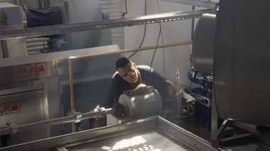 Unos 7.4 metros de largo, 4.5 metros de alto y 2.5 metros de ancho, la Planta de Alimentos de la UNLP tiene nuevo horno