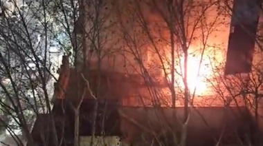 Un incendio provocó pánico en la zona de 4 entre 55 y 56 de La Plata