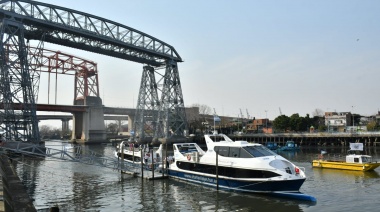 Por 14 mil pesos ya se puede navegar en catamarán por el Riachuelo