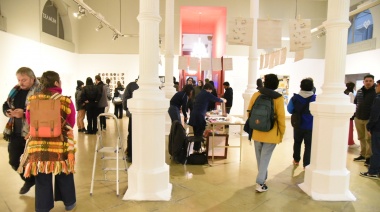 Presentan una muestra para rendir homenaje y “celebrar” a tres artistas plásticos de La Plata