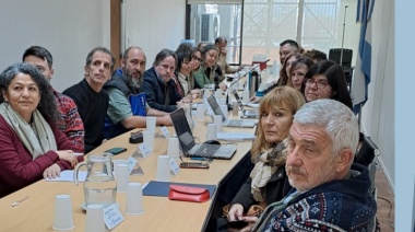 Los sindicatos docentes se reúnen con el gobierno bonaerense con la expectativa de un nuevo aumento salarial