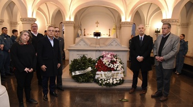 Alak encabezó un homenaje a Dardo Rocha en la cripta de la Catedral de La Plata