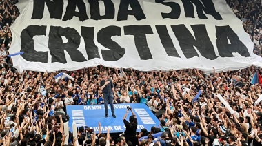 Máximo Kirchner le puso pimienta a la interna del PJ en La Plata, en un acto con cánticos alusivos a Kicillof