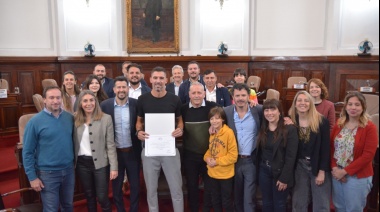 Con reconocimientos a Mariano Andújar y Hugo Alconada Mon, el Concejo Deliberante de La Plata realizó una nueva sesión especial