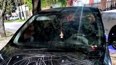 En La Plata una mujer que rayó el auto de su expareja, escapó y cayó presa