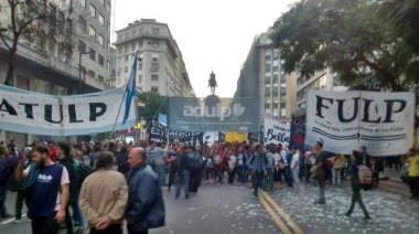 Un dirigente gremial de La Plata adelanta una "masiva participación de docentes" para la marcha universitaria de este miércoles