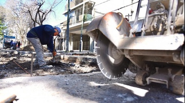 La Municipalidad de La Plata avanza en tareas de reparación y mejoramiento de calles en distintas localidades del Partido