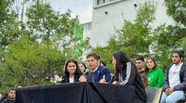 Kicillof se reunió con estudiantes en La Plata y aseguró que "defender a la universidad es defender el futuro"