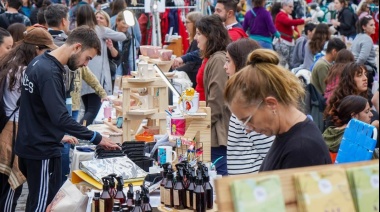 El próximo sábado se realizará una nueva "Noche de las Ferias" en la Estación Provincial Meridiano V de La Plata