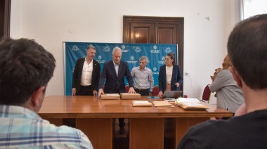 Alak encabezó la apertura de sobres de la licitación para renovar la Delegación Municipal de El Peligro