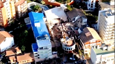 En Villa Gesell se derrumbó un hotel de 10 pisos