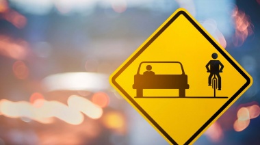 Agentes comunales de La Plata enseñan sobre seguridad vial a los más chicos