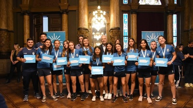 Alak distinguió a los deportistas platenses que ganaron medallas en los Juegos Bonaerenses 2024