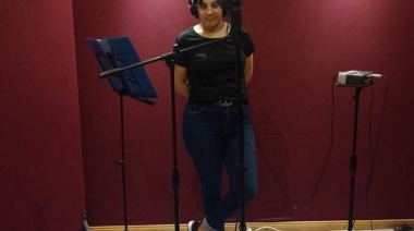Una joven artista se presenta en el oeste bonaerense y recibe fuertes aplausos en cada recital: quién es Yamila Oliveras