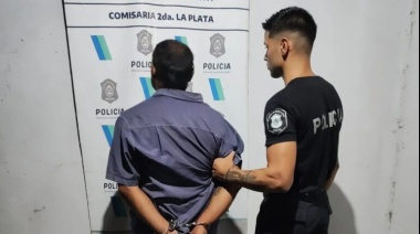 La Policía detuvo a un hombre en La Plata acusado de atacar a puñaladas a una mujer y a otras dos personas