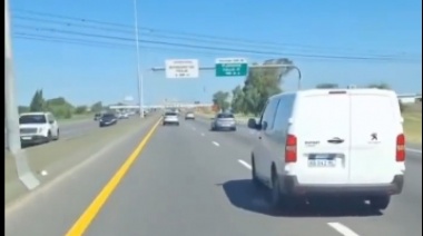 Dos conductores casi provocan una tragedia en la Autopista Buenos Aires La Plata