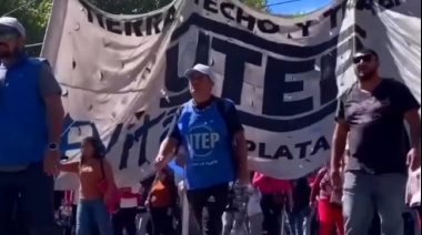 La UTEP marchó a la sede central de la ANSES en La Plata para reclamar un "bono extraordinario" ante el inicio de clases