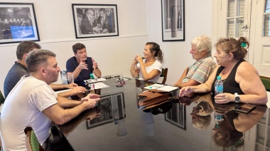 El titular de la UCR La Plata se reunió con la Mesa Vecinal del Agua y acordaron "avanzar en un planteo ante ABSA"