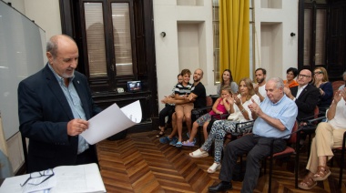 Raúl Perdomo recibió el título de Profesor Emérito de la UNLP