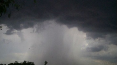 Elevan a 'naranja' el nivel de alerta por tormentas en La Plata