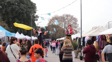 Feria, folclore y música latinoamericana le ponen color al Paseo de Compras de Meridiano V de La Plata