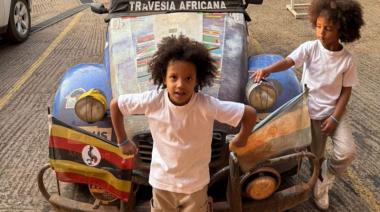 Dos bonaerenses recorren África en un Citroën 3CV modelo 1973