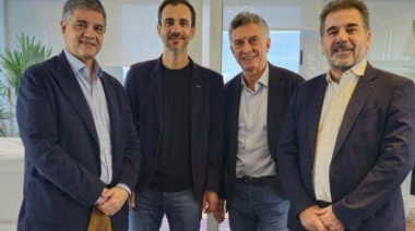 Elecciones en la Provincia: Macri marcó la cancha y se sacó una foto con Rintondo y el intendente de Junín, Pablo Petrecca