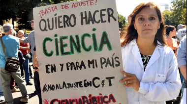 Un reconocido investigador de La Plata advirtió que el panorama en ciencia y tecnología "es un cóctel explosivo"