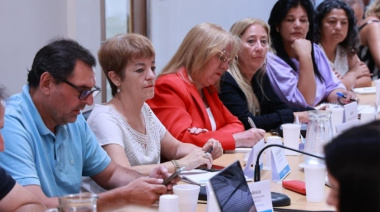 Sin oferta de aumento salarial sobre la mesa, el gobierno bonaerense se reunió con los gremios docentes