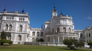 La Justicia penal de La Plata realizó 14 allanamientos por la causa que investiga empleados "ñoquis" en la Municipalidad