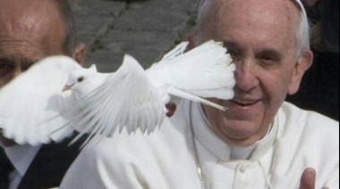 Alak, Garro y Píparo se expresaron en redes por la muerte del Papa Francisco