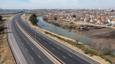 Kicillof inauguró la bajada de la Autopista Buenos Aires-La Plata en la Avenida 520