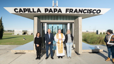 En Ensenada también homenajearon al Papa Francisco, y la capilla del Cementerio local llevará su nombre