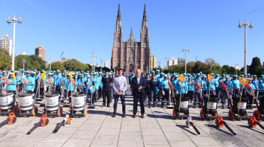 Presentaron el Plan Otoño 2025 con nuevos camiones para reforzar la limpieza de hojas en La Plata
