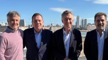 Macri visitó Balcarce y Mar del Plata y deslizó la posibilidad de una coalición entre el Pro, La Libertad Avanza y la UCR