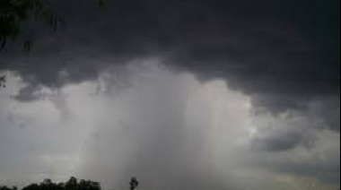 Alerta por tormenta y caída de granizo en La Plata