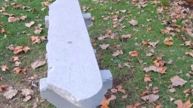Reclaman la puesta en valor de la Plaza Carlos Alberto Hornos en Abasto