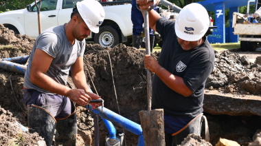 Los Hornos: tareas de mantenimiento sobre la red de agua