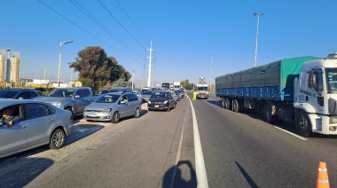 Militantes cortan la Autopista Buenos Aires La Plata en la antesala del fallo de la Corte por CFK
