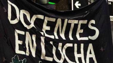 Luego de la Marcha de Antorchas, docentes universitarios de La Plata realizan el segundo paro de esta semana