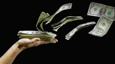El dólar superó la barrera de los $1.300