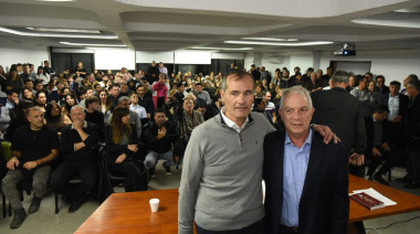 Alak y Escudero expusieron en la Cátedra peronista de la Universidad